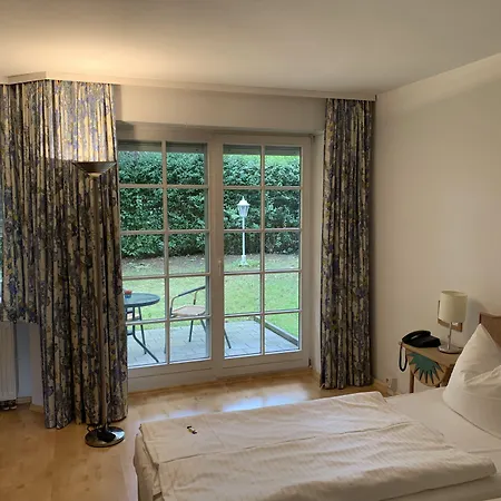 Отель Zwei Laender 3*