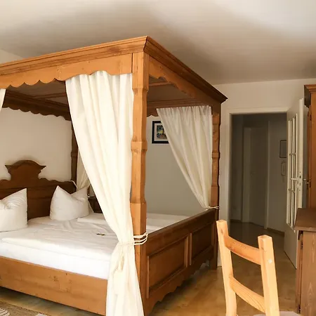 Отель Zwei Laender 3*